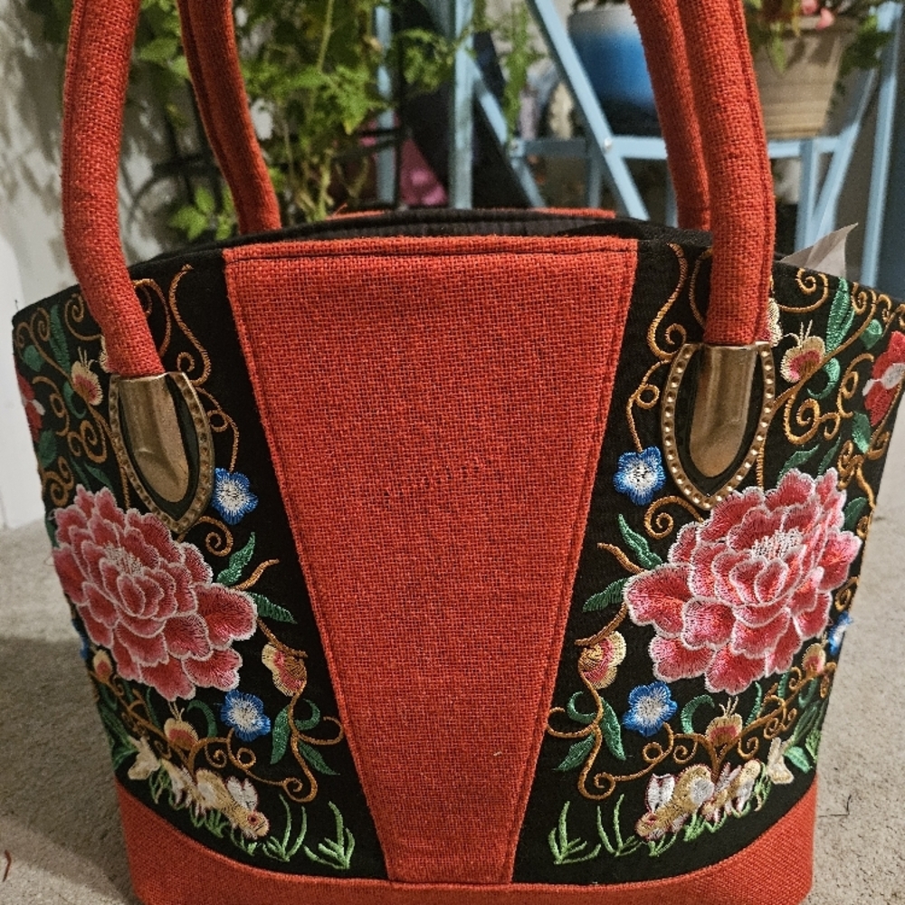 Elegant Red Floral Embroidered Women's Bag